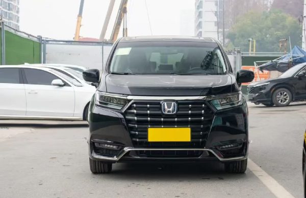 2024 2.0L e: HEV Classic Edition Honda / ALEXENT / средний MPV